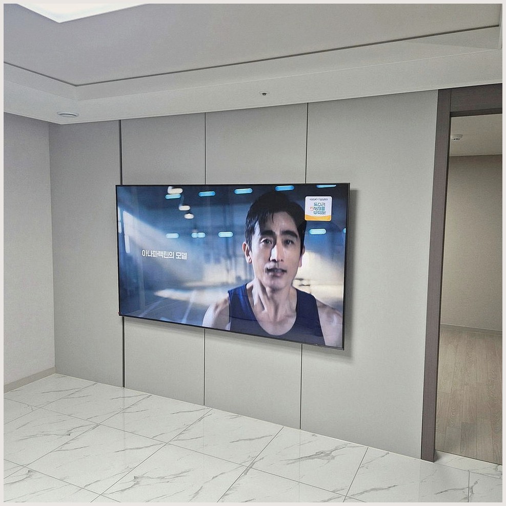 송파과 송파구에서 전면노출 감소을 기준으로 마감 상태를 확인한 사진입니다. 화면 아래 공간과 케이블 노출을 다시 보고, 서초과 서초구·강남과 강남구 상담에서 정한 높이와 주변기기 위치가 실제 사용에 불편하지 않은지 점검했습니다.